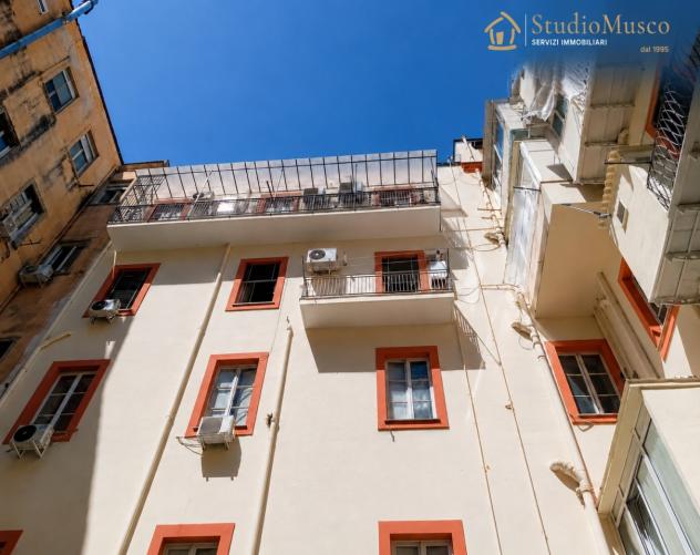APPARTAMENTO di 10 vani e di 186 mq (NAPOLI) rif. NAVOGB - Foto 9