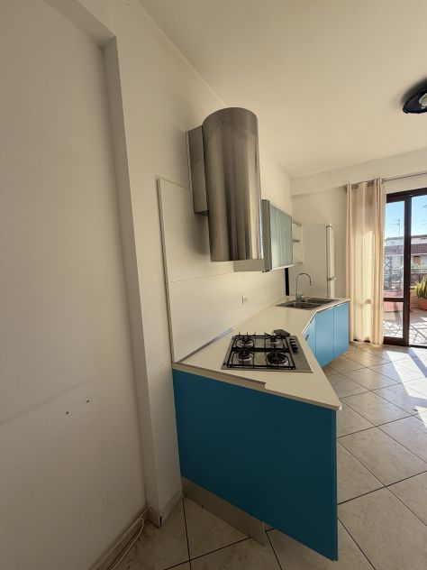 Cucina completa attrezzata con frigorifero Miele – Ottimo stato – €999 - Foto 9