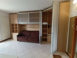 Affori centro Elegante e ampio monolocale arredato