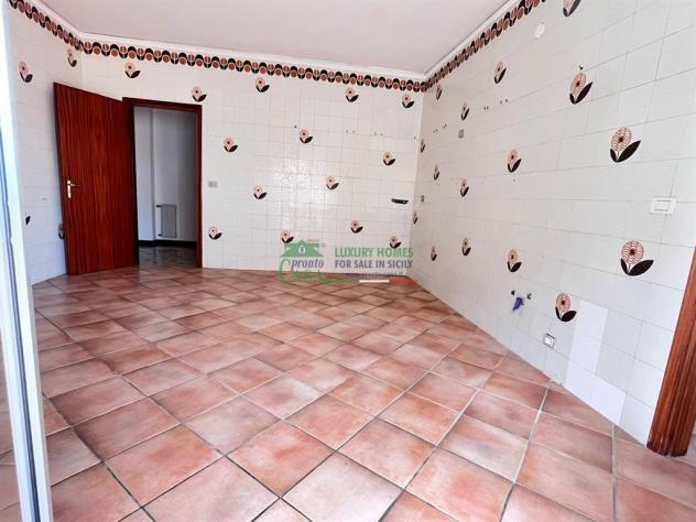 Rif: 2735 - Elegante appartamento di ampia metratura nel cuore di Comiso - Foto 10