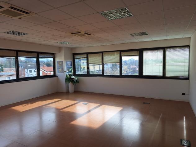 Ufficio in affitto a Sarzana