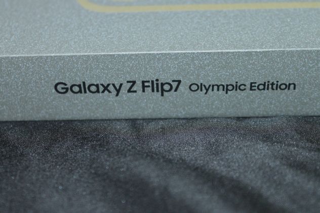 Samsung Galaxy Z Flip7 Olympic Edition – Olympic Blue🔥 - Foto 3