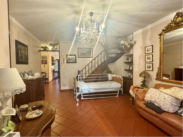 V000592 - NUDA PROPRIETÀ – Trilocale su tre livelli in centro città - Foto 10