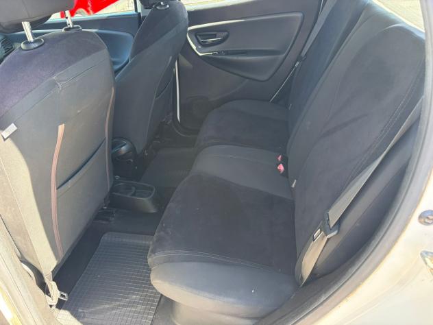 LANCIA YPSILON - NEOPATENTATI - 2 UNITDISP - Foto 3