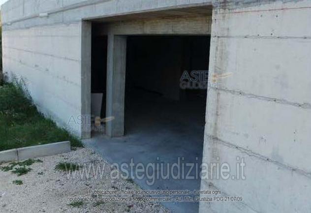IMMOBILI-IMMOBILE COMMERCIALE-Via Martiri Ungheresi, 18, 65019 Pianella PE, Italia