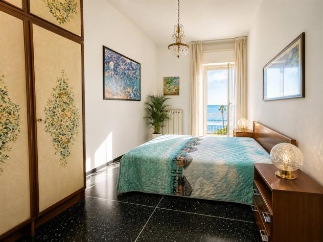 Grande bilocale fronte mare, di fronte al porticciolo turistico - Foto 3