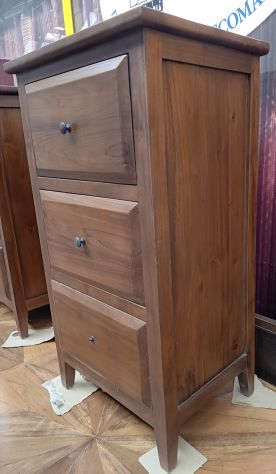 GRANDE e ROBUSTO COMODINO DI ANTIQUARIATO CON 3 AMPI CASSETTI IN NOCE MASSICCIO - Foto 4