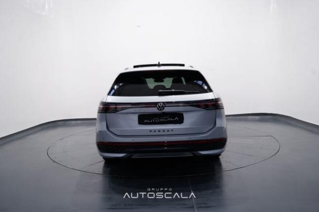VOLKSWAGEN Passat Variant 1.5 TSI ACT DSG R-Line rif. 23299358 - Foto 5