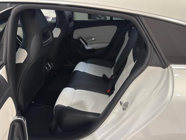 Mercedes-Benz CLA 200d 150cv auto 4Matic SB Premium Navi Pelle 18” - Foto 8