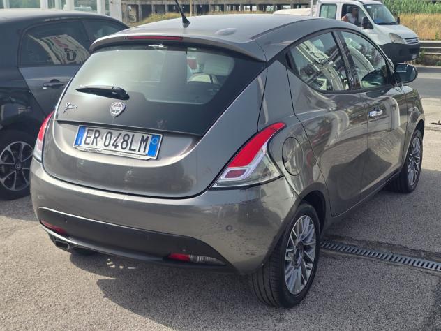 Lancia Ypsilon 1.2 GPL 69cv Ecochic Gold - Foto 6