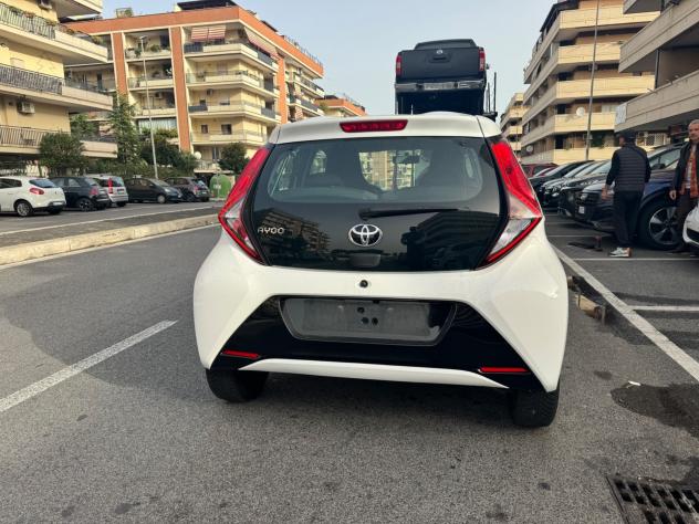 Toyota Aygo Connect 1.0 VVT-i 72 CV 5 porte x-play MMT led navi kamera - Foto 5