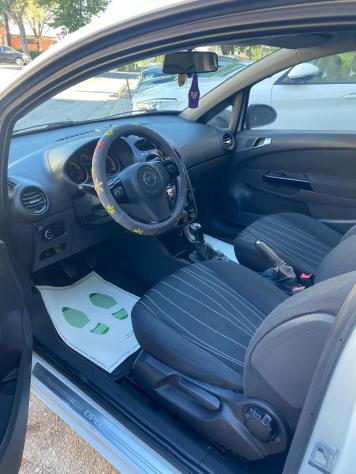 Opel Corsa 1.2 80CV 3 porte GPL-TECH Club - Foto 8