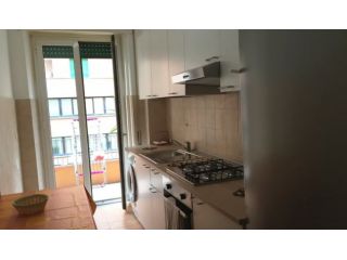 STANZA SINGOLA IN APPARTAMENTO CON BALCONE -TRIESTE