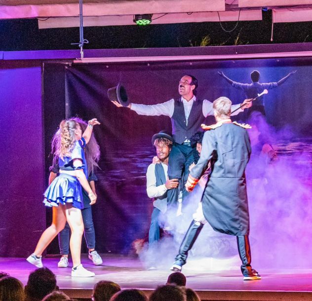 Coreografe/i, Cantanti, Maghe/i e Cabarettiste/i per Villaggi in Italia - Foto 5
