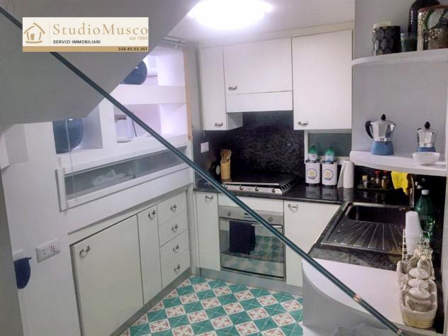 StudioMusco vende a Capri, in via Camerelle, la più prestigiosa strada dello shopping, introvabile appartamento con terrazzo a livello e vista panoram - Foto 18