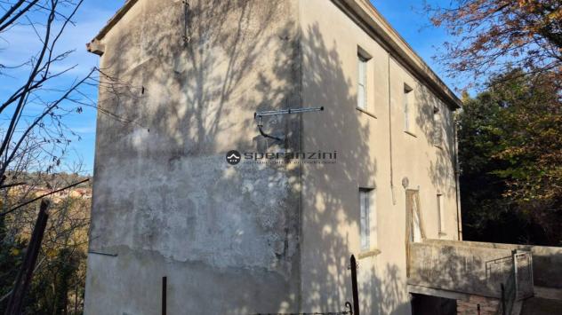 Vendesi casa indipendente a fossombrone ? zona comoda e ben collegata
in posizione facilmente accessibile, a pochi minuti dalla strada provinciale, pr - Foto 5
