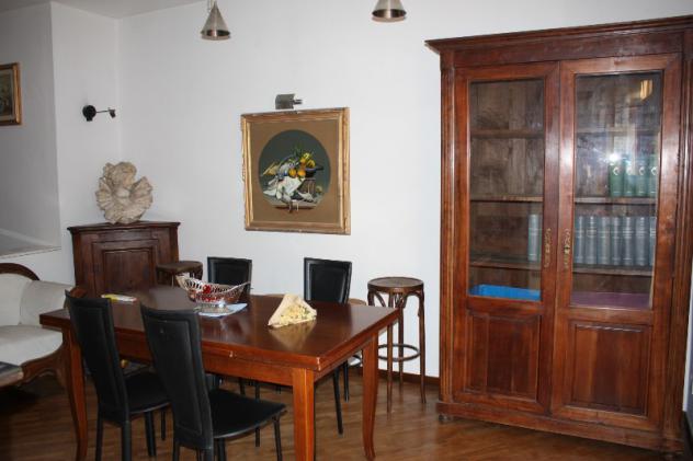 MASSA, centralissimo, appartamento al 5° piano con ascensore. L'immobile è stato completamente risistemato e si compone internamente di: sala, cucino - Foto 4