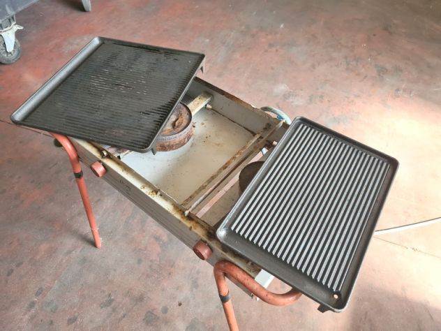 barbecue a gas a due piastre rigate usate - Foto 3