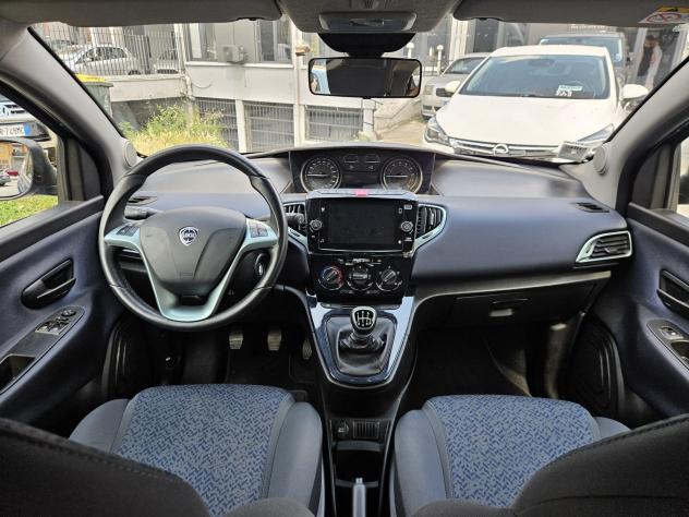 Lancia Ypsilon 1.0 FireFly 70cv Hybrid - Foto 10