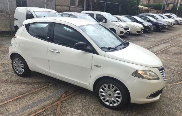 Lancia Ypsilon 1.2 TAGLIANDATA GARANZIA 12 MESI