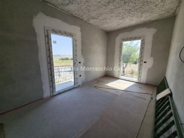 CASA SINGOLA IN POSIZIONE COLLINARE PANORAMICA E SOLEGGIATA - Foto 17