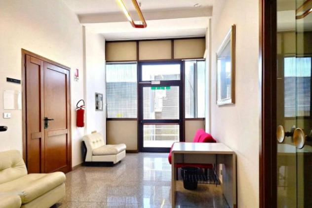 Immobile in asta di 201 m² con più di 5 locali in vendita a Elmas - Foto 14