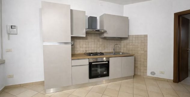 MONTEROTONDO-BILOCALE CON GIARDINO E POSTO AUTO. - Foto 6