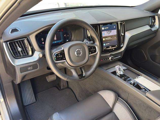Volvo XC60 B5 AWD 250 Cv R-Design Plus Dark - KM/0 - Foto 5