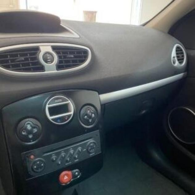 Renault Clio 1.2 16V 5 porte Dynamique - Foto 8