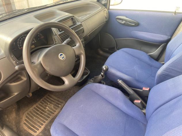 Fiat Punto 1.2 5 porte Active - Foto 4