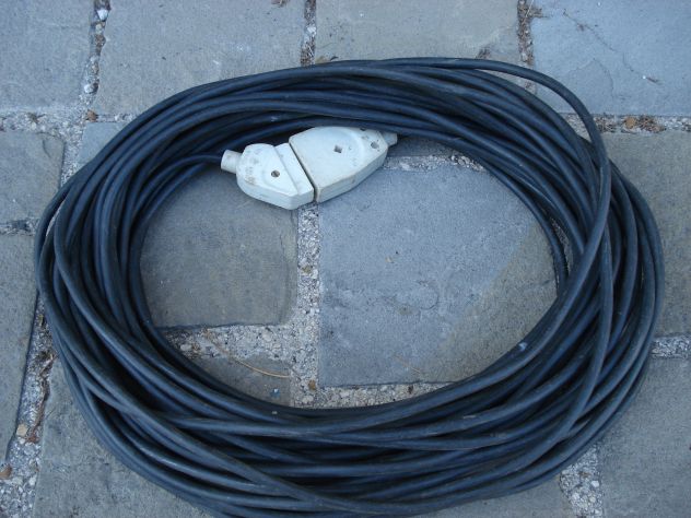CAVO PROLUNGA METRI 29 TENUTO MOLTO BENE,SPINA E PRESA NUOVE.