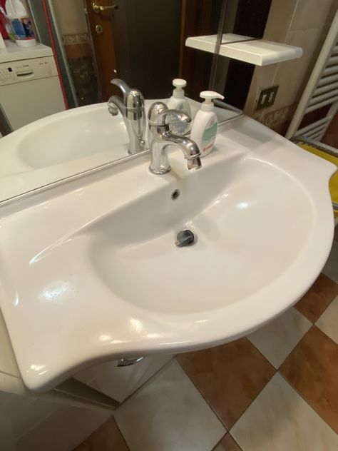 mobile bagno con lavabo e specchiera bianco - Foto 2