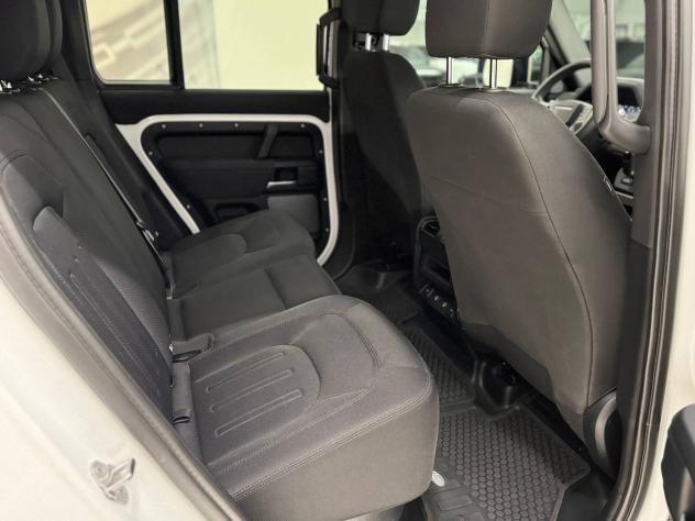 Land Rover Defender (2019) LAND ROVER 110 3.0D I6 200 CV AWD Auto - Foto 5