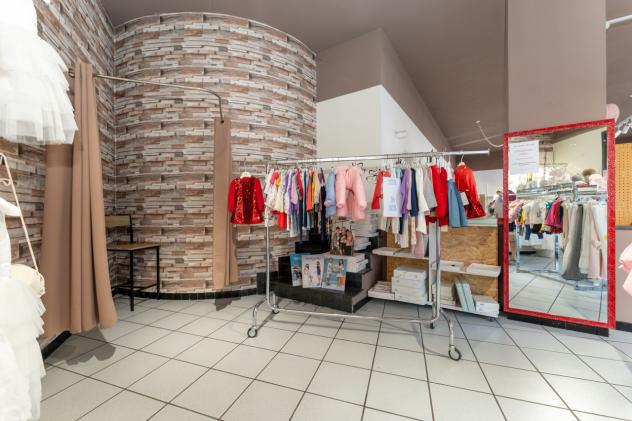 Abbigliamento in vendita a Belpasso - Foto 14
