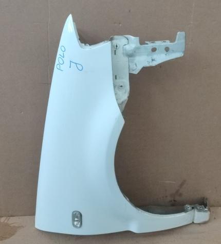 PARAFANGO ANTERIORE DESTRO VOLKSWAGEN Polo 3° Serie (9401)