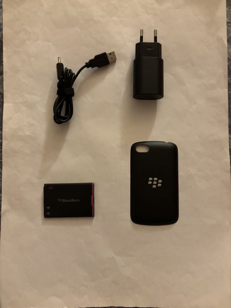 3 PEZZI DI RICAMBIO COME NUOVI,ORIGINALI E FUNZIONANTI PER CELLULARI BLACKBERRY - Foto 6