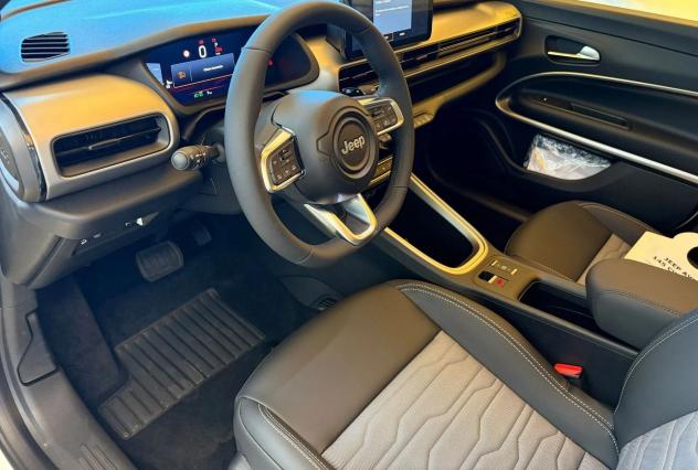 Jeep Avenger 4xe Hybrid 1.2 MHEV 4xe Upland *PROMO AZZURRA* - Foto 10