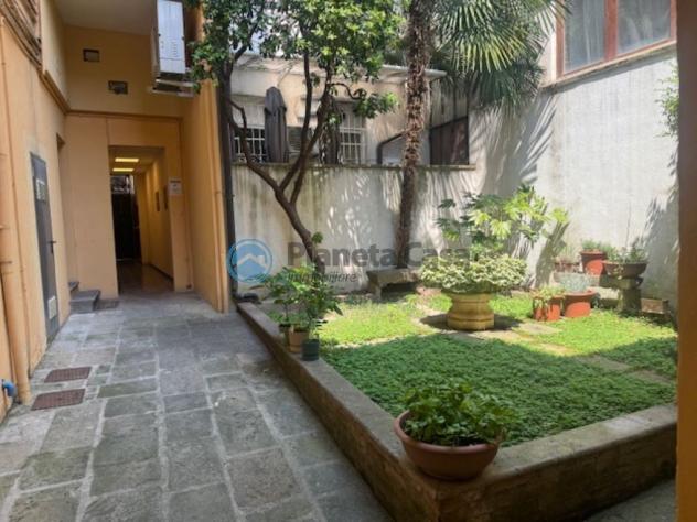 CENTRO STORICO: bicamere arredato con terrazza abitabile - Foto 18