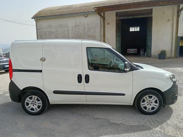 Fiat Doblo Dobl1.3 MJT PC-TN Cargo Lamierato SX - Foto 6