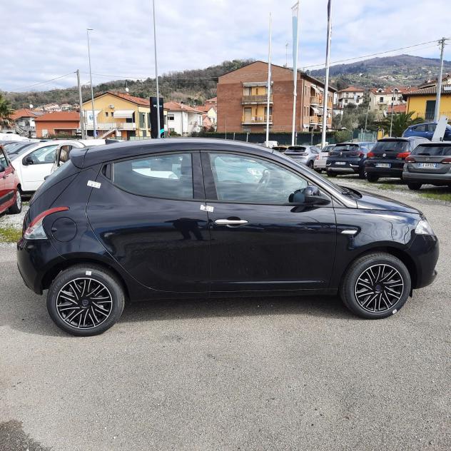 Lancia Ypsilon 1.0 FireFly 5 porte S&S Hybrid Oro - Foto 8