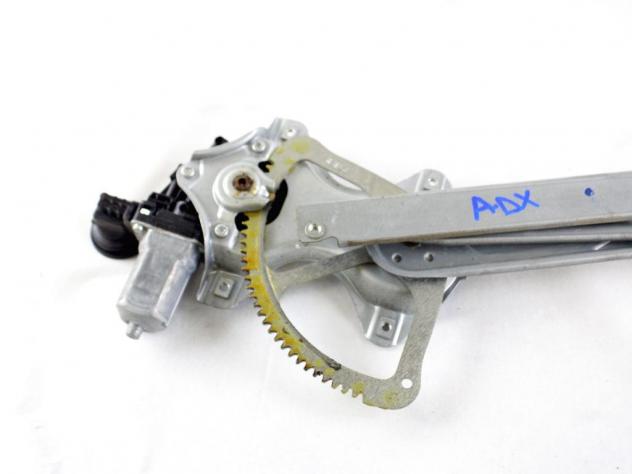 698100D131 MOTORINO MECCANISMO ALZA-VETRO ALZA-CRISTALLO PORTA ANTERIORE DESTRA TOYOTA YARIS 1.3 B 64KW 5M 5P (2006) RICAMBIO USATO 85710-0D100 - Foto 4