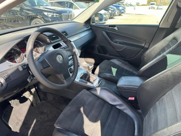 VOLKSWAGEN Passat 2.0 TDI 170CV DPF Var. Highline rif. 23307790 - Foto 9