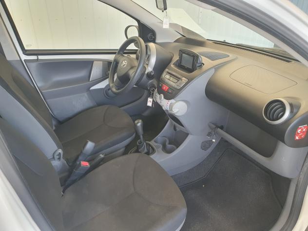 Toyota Aygo 5 porte 1.0 BENZ - 2012 - KM. 134.000 - Foto 9