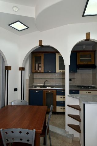 Bivano Elegante Ristrutturato Accessoriato Arredato di tutto - Foto 5