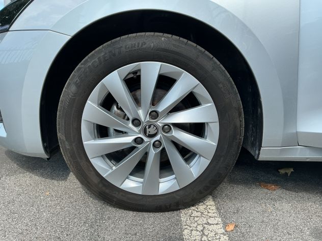 SKODA OCTAVIA 2.0 TDI 150 CV DSG WAGON SELECTION - 22.000 km - Foto 4