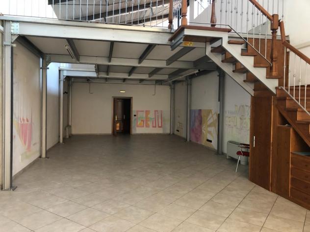Capannone artigianale in vendita a Due Ponti - Siena 156 mq Rif: 1090213