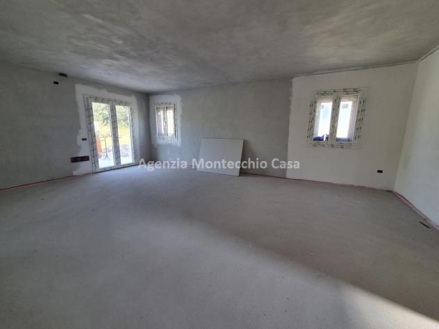 CASA SINGOLA IN POSIZIONE COLLINARE PANORAMICA E SOLEGGIATA - Foto 8