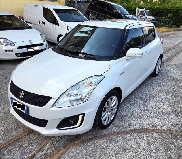 Suzuki Swift 1.3 DDiS FULL NAVI SENSORI TETTO GARANZIA - Foto 3