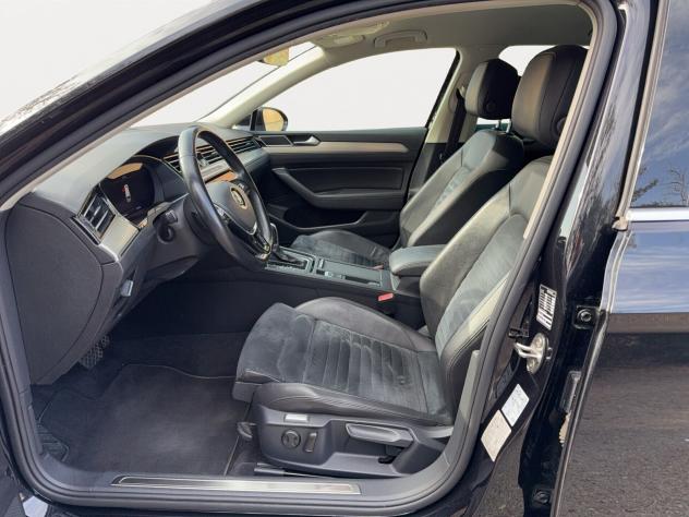 Volkswagen Passat Variant 2.0 TDI SCR 190 CV 4MOTION DSG Executive - 2018 - Foto 9