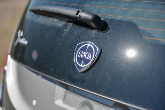 Lancia Ypsilon 1.0 FireFly 5 porte S&S Hybrid Silver - Foto 9
